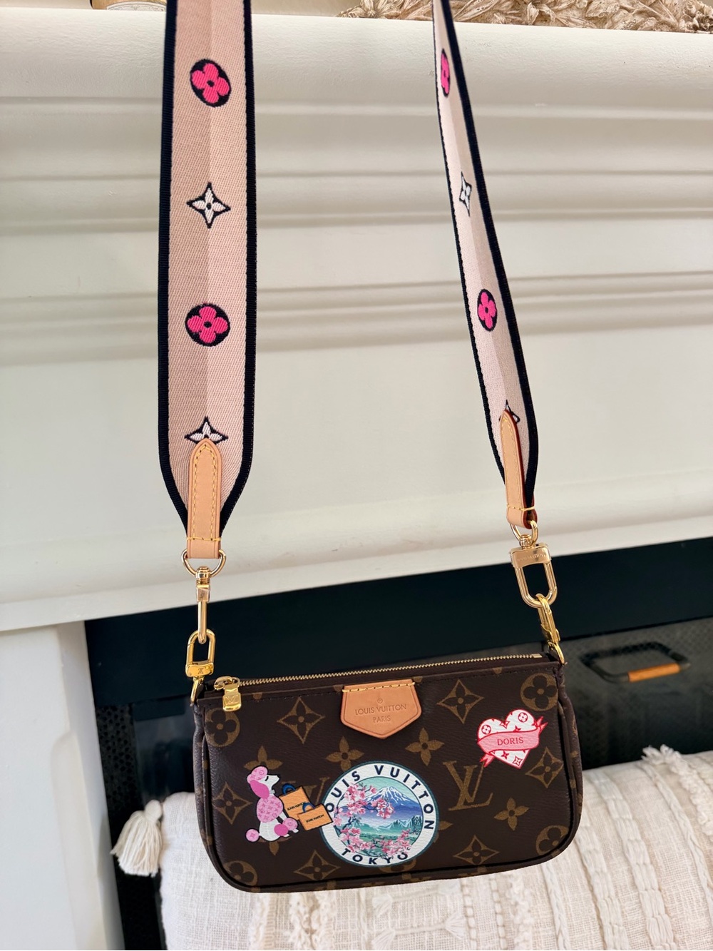 Louis Vuitton Brown Monogram Canvas Pochette Crossbody with Pink Accent Strap - Picture 3 of 8